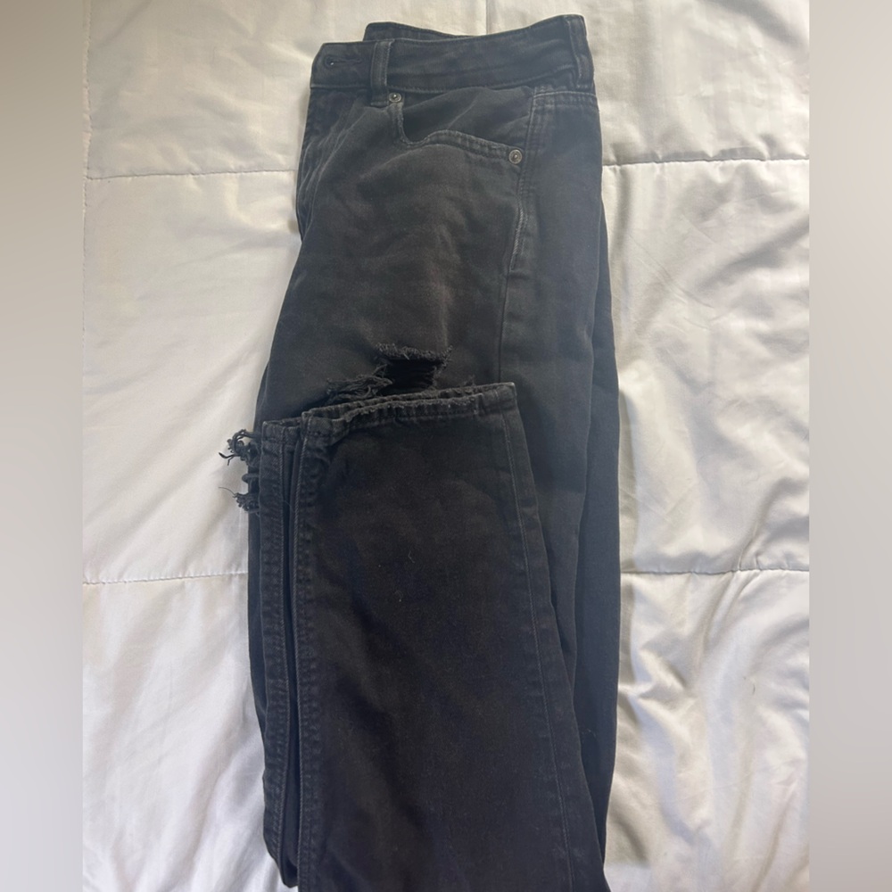 Women’s Mom jeans black ripped